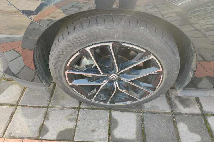 Used Changan UNI-V iDD 2024 Blue Whale Smart Electric iDD 136km Luxury Model