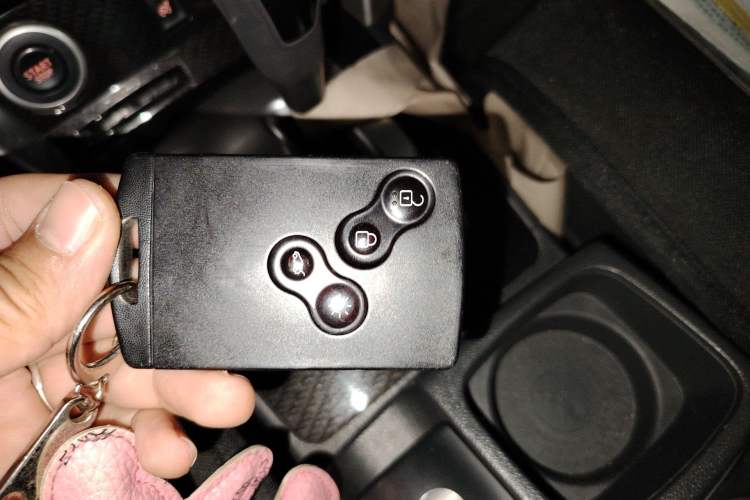 Used Renault Koleos 2010 2.5L Two-Wheel Drive Comfort Version Vehicle Key