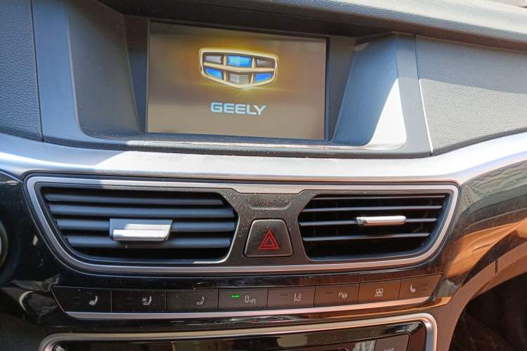 Used Geely Auto Emgrand GT 2015 1.8T Flagship Model Audio And AC Panel