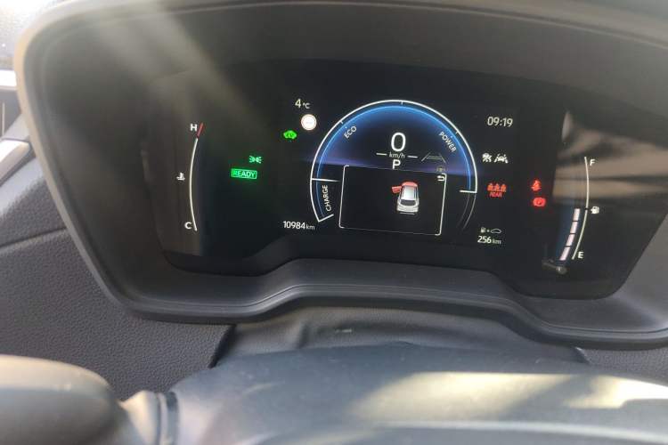 Used Toyota Corolla Cross 2024 2.0L Smart Electric Hybrid Dual-Engine Elite Edition
