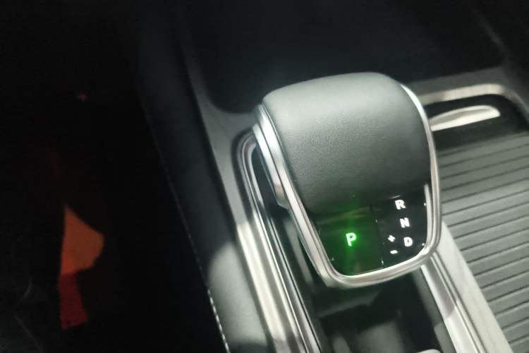 Used Chery Arrizo 8 2023 High-Performance Edition 2.0T DCT Powerfully Equipped Gear Lever