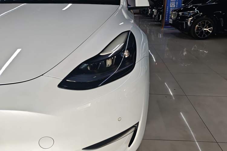 Used Tesla Model Y 2021 Standard Range Rear-Wheel Drive Version Left Front Headlight