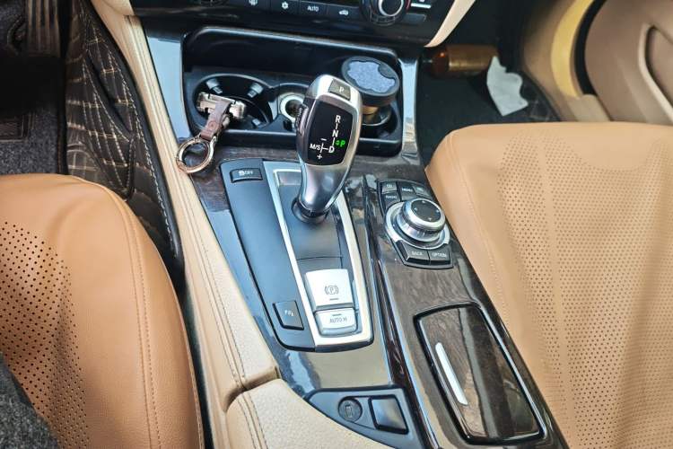 Used BMW 5 Series 2011 523Li Luxury Model