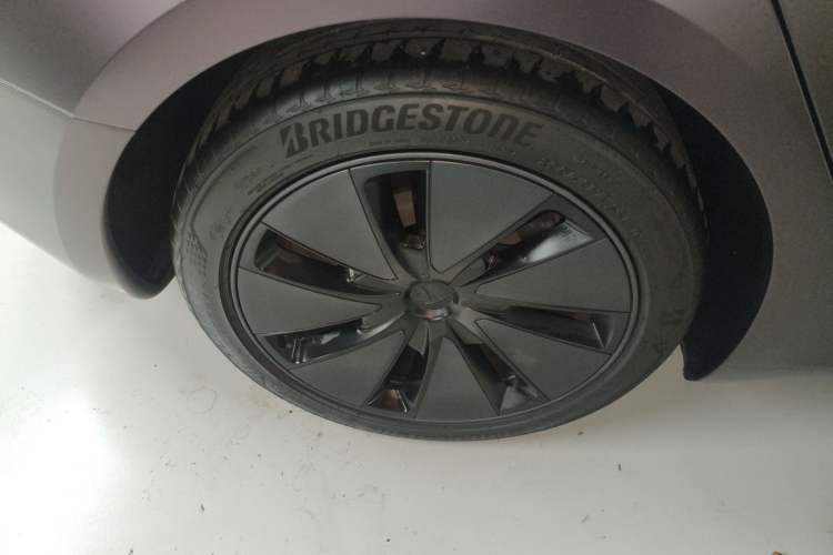 Used Tesla Model 3 2025 Rear-Wheel-Drive Version Exterior 5