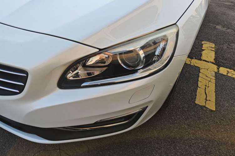 Used Volvo V60 2016 T5 Zhiya Edition
