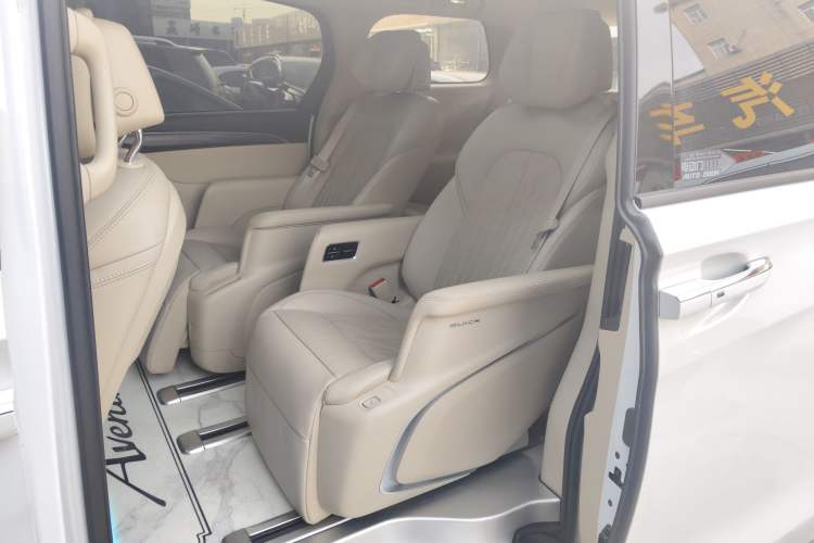 Used Buick GL8 2022 ES Land Cruiser 653T Luxury Model
