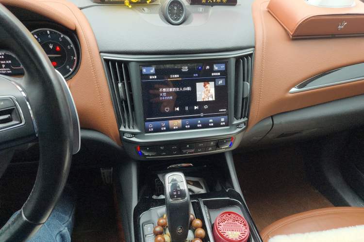 Used Maserati Levante 2021 3.0T Standard Edition Audio And AC Panel