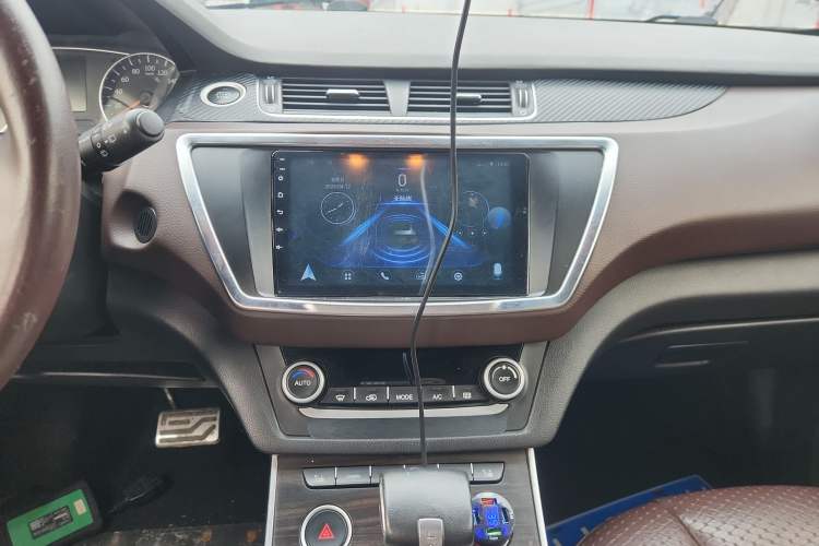 Used Land X7 2015 2.0T Panoramic Prestige Edition Audio And AC Panel