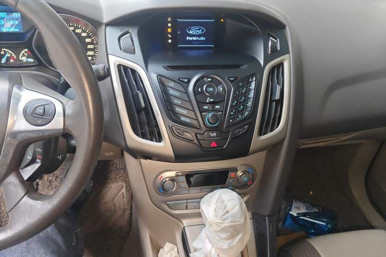 Used Ford Focus 2012 Hatchback 1.6L Automatic Fashion Edition
