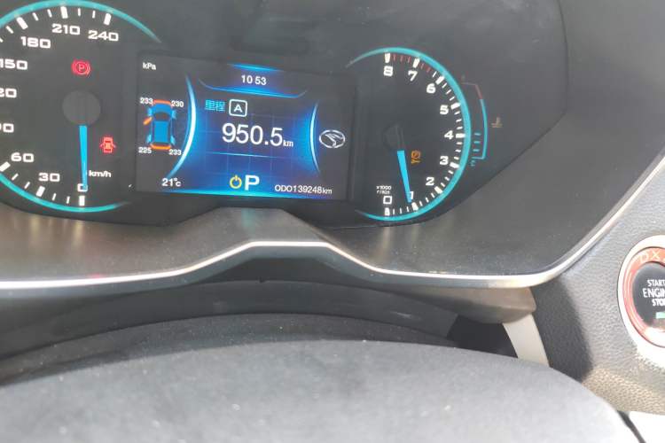 Used Soueast DX7 2015 1.5T Automatic Prestige Model Odometer Close Up