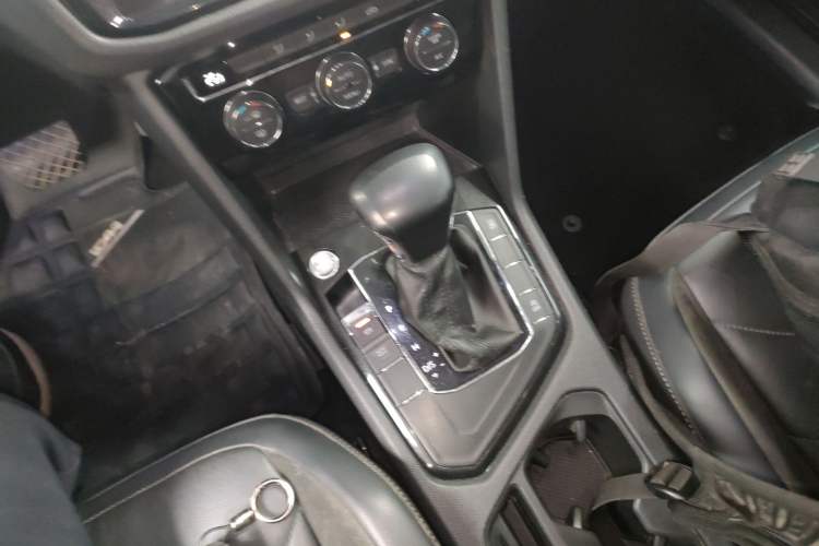 Used Volkswagen Tiguan L 2020 330TSI Automatic Two-Wheel Drive Panoramic Comfort Edition China VI Standard