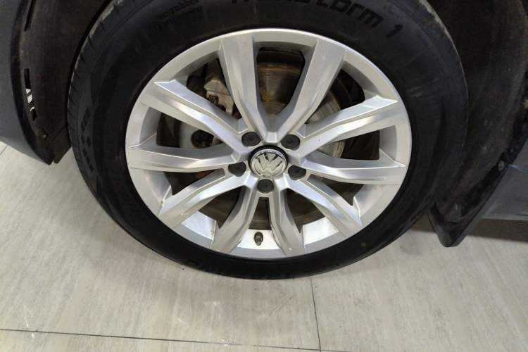Used Volkswagen T-ROC 2020 230TSI DSG Two-Wheel Drive Advanced Version Left Front Wheel Hub