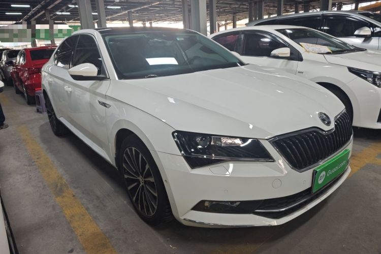 Used Skoda Superb 2016 TSI330 DSG Smart Drive Edition Front Right 45 Deg