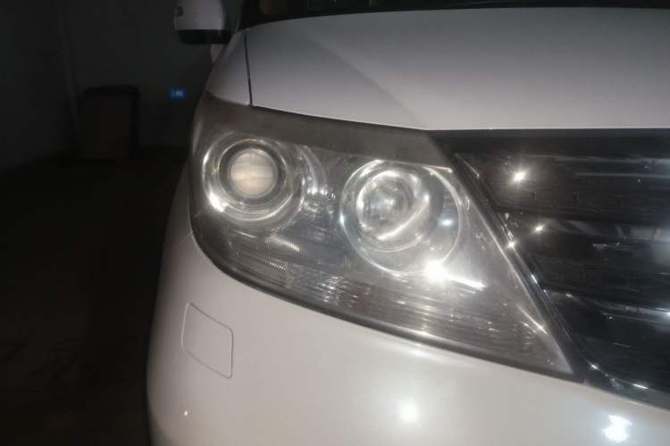 Used Honda Elysion 2012 2.4L VTi-S Prestige Edition Right Front Headlight