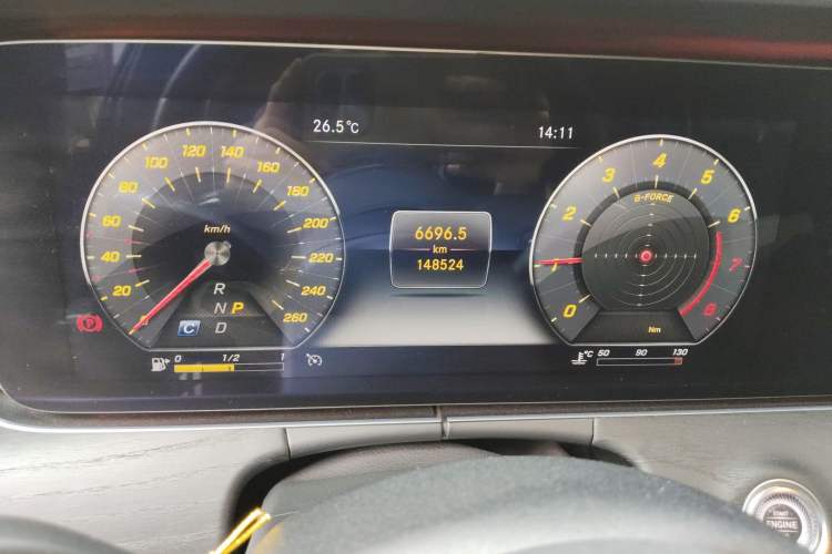 Used Mercedes-Benz E-Class 2020 Restyled E 300 L Sport Exclusive Edition Odometer Close Up