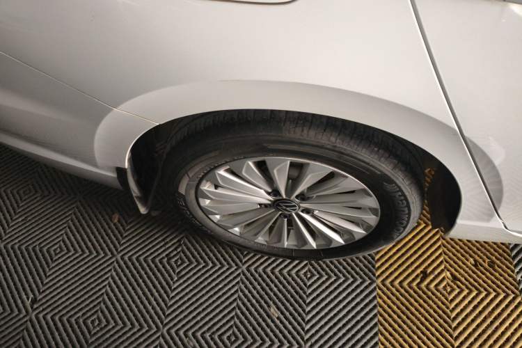 Used Volkswagen Lavida 2021 280TSI DSG Comfort Edition Right Rear Wheel Hub