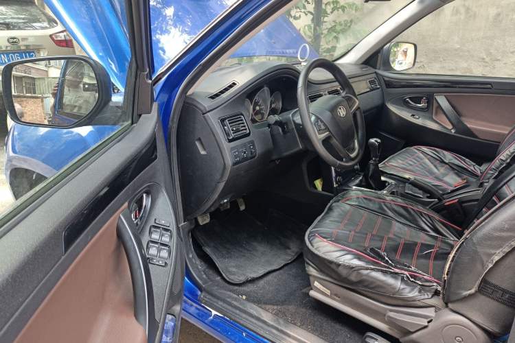 Used JDMC T5 2019 2.2L PLUS Comfort Edition Standard Wheelbase V22
