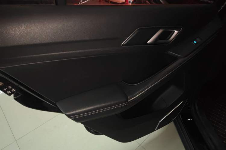 Used JMC Yusheng S330 2016 1.5L GTDi Automatic Two-Wheel Drive Flagship Edition Left Rear Door Interior