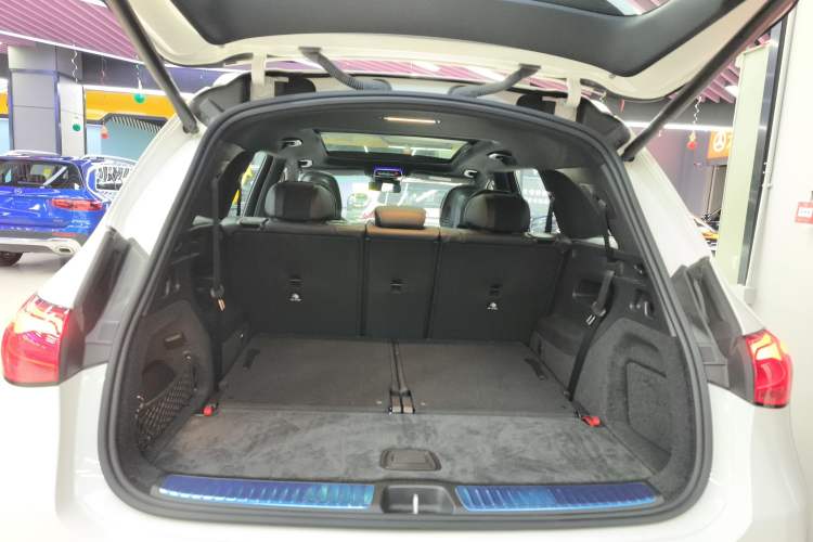 Used Mercedes-Benz GLC 2023 GLC 300 L 4MATIC Luxury 7-Seater