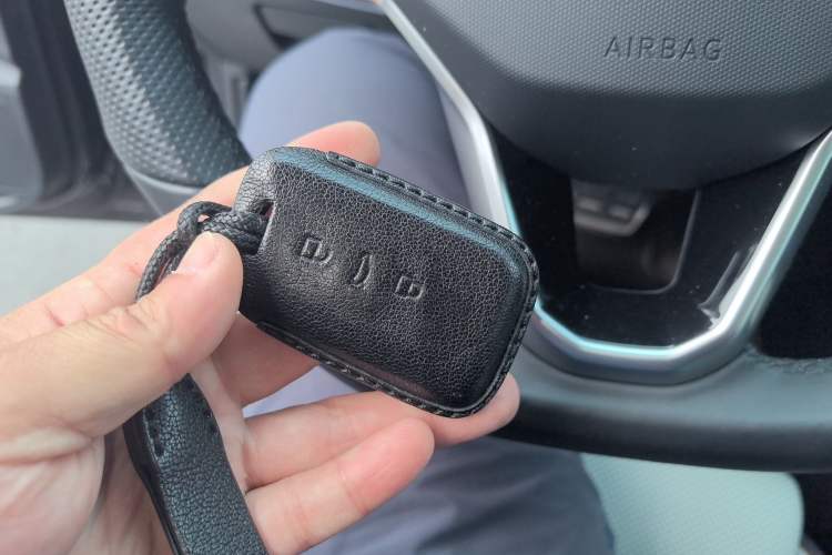 Used Volkswagen Magotan 2023 2 Million Units Commemorative Edition 330TSI DSG Luxury Version Vehicle Key