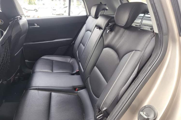 Used Hyundai ix25 2015 1.6L Automatic Two-Wheel-Drive Deluxe DLX Model