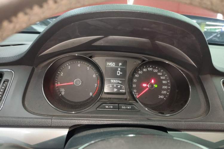 Used Volkswagen Lavida 2017 1.6L Automatic Comfort Edition Instrument Cluster