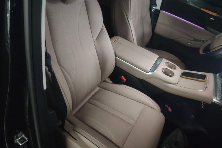 Used XPeng X9 2024 640 All-Wheel Drive High-Performance Max
