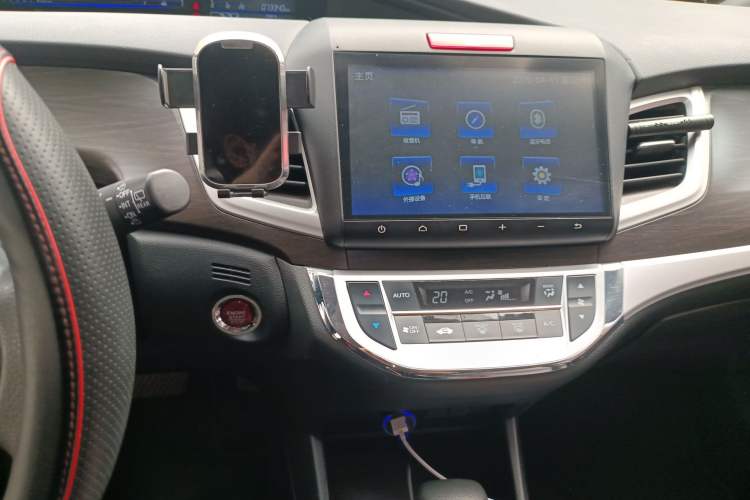 Used Honda Jade 2016 1.8L CVT Luxury Edition 5-seater Audio And AC Panel