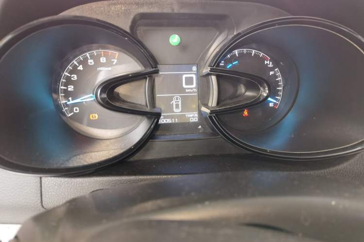 Used Dongfeng Aeolus AX7 2015 2.0L Manual Zhiyi Trim Odometer Close Up