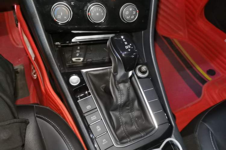 Used Volkswagen Sagitar 2020 280TSI DSG Comfort Version China VI Standard
