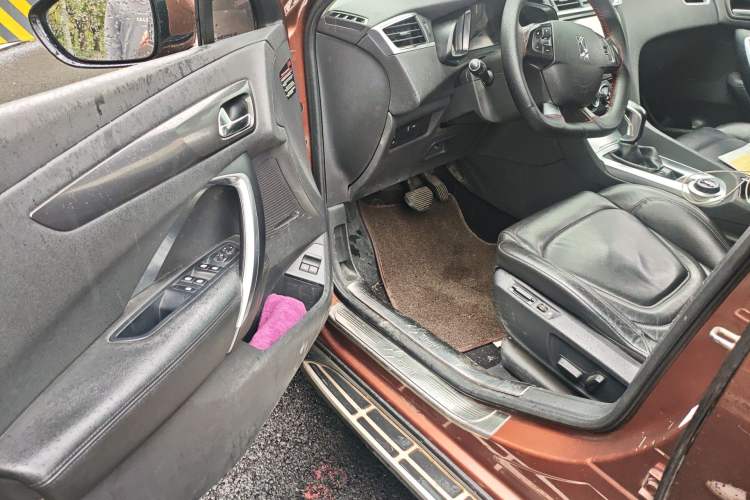 Used DS 6 2016 1.6T Luxury Edition THP160