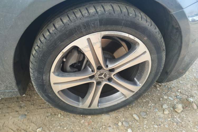 Used Mercedes-Benz E-Class 2016 E 200 L Sport Edition Right Front Wheel Hub