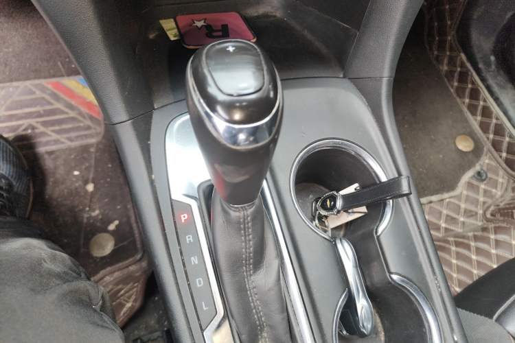 Used Chevrolet Equinox 2019 535T Automatic Chijie Edition China VI Gear Lever