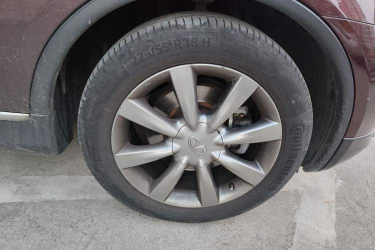 Used Infiniti QX50 2013 2.5L Two-Wheel-Drive Elegant Edition
