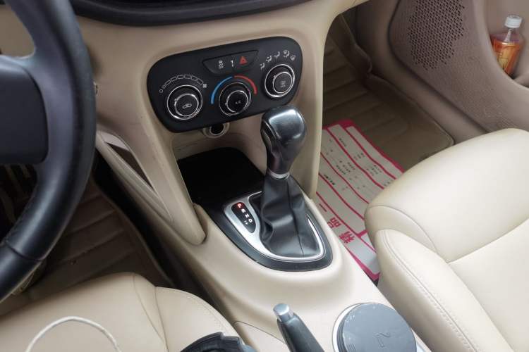 Used Fiat Viaggio 2012 1.4T Automatic Jingxiang Edition Gear Lever