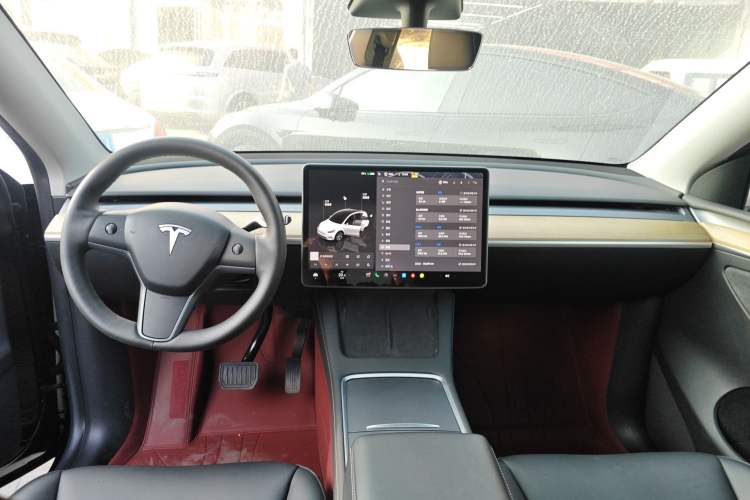 Used Tesla Model Y 2023 Long-Range All-Wheel-Drive Version