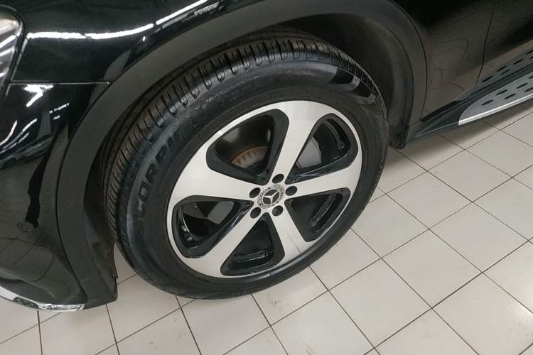 Used Mercedes-Benz GLC 2019 Facelift GLC 260 L 4MATIC Luxury Model
