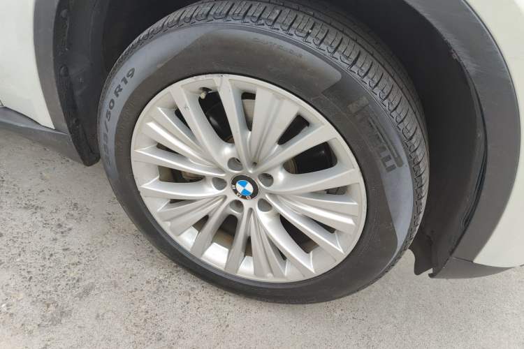 Used BMW X5 2014 xDrive35i Leading Model Right Front Wheel Hub