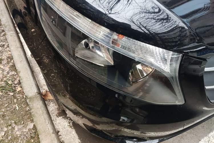 Used Mercedes-Benz Vito 2023 2.0T Business Version 7 Seats Right Front Headlight