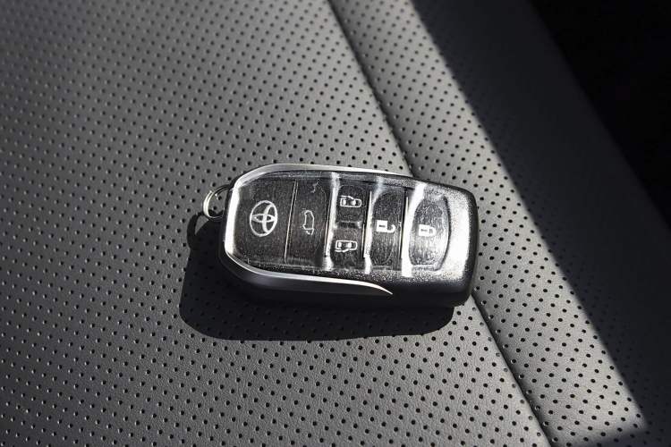 Used Toyota Vellfire 2020 Dual-Engine 2.5L HV Prestige Edition Vehicle Key