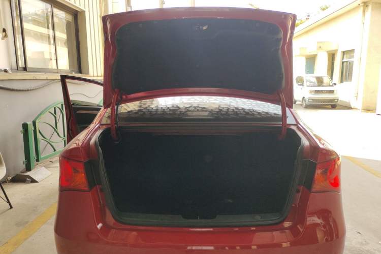 Used Roewe 350 2015 1.5L Manual Luxury Sunroof Edition
