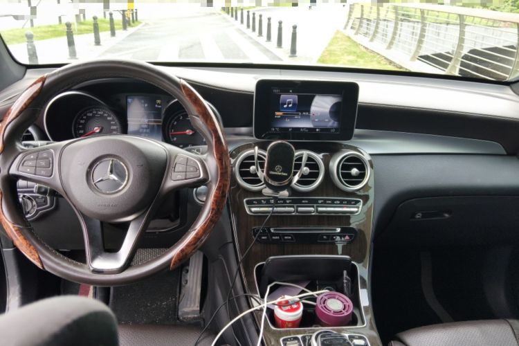 Used Mercedes-Benz GLC 2017 GLC 260 4MATIC Luxury Model Center Console