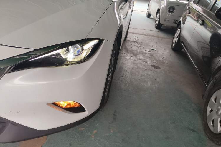 Used Mazda CX-4 2018 2.0L Automatic Two-Wheel Drive Blue Sky Dynamic Version China V Standard Left Front Headlight