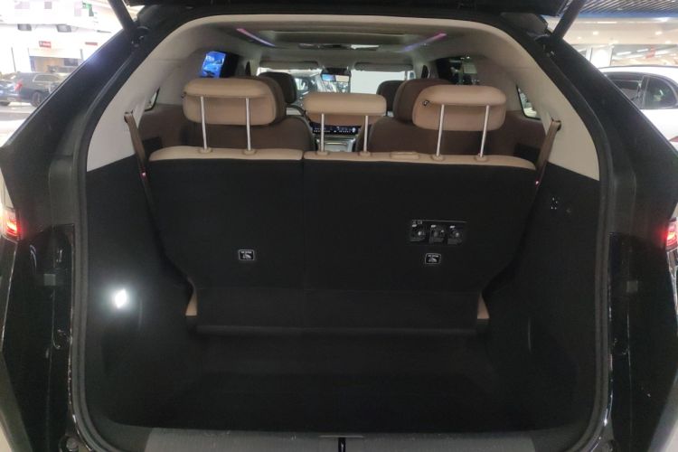 Used XPeng X9 2025 740 Ultra-Long Range Max
