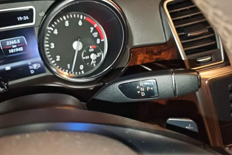 Used Mercedes-Benz M-Class 2012 ML 350 Sport Edition Gear Lever