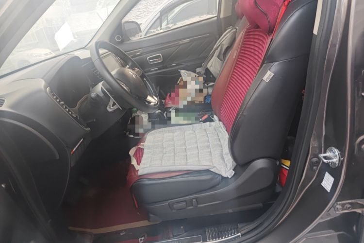 Used Mitsubishi Outlander 2019 2.4L 4x4 Zhi Xiang Edition 5 Seats China VI Standard
