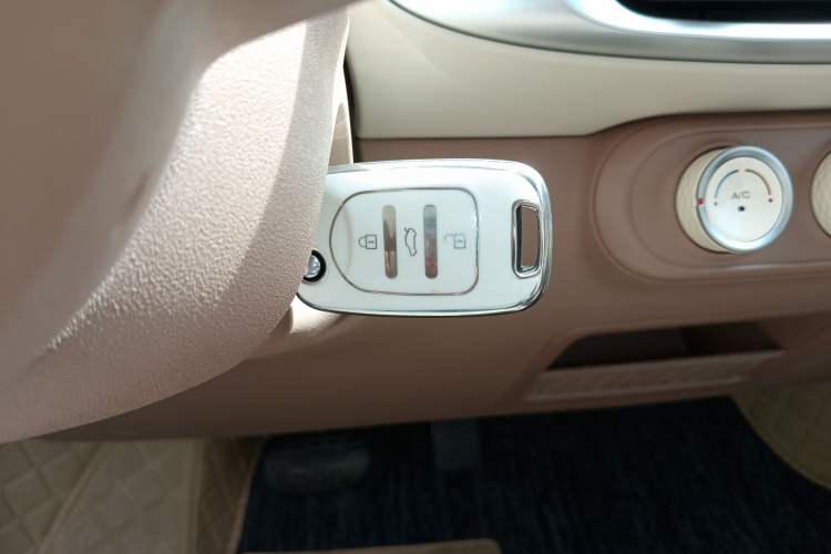 Used Wuling Hongguang MINIEV 2025 Four-Door Version Advanced Edition