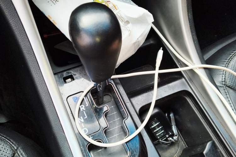 Used Hyundai Sonata 2013 2.0L Automatic Luxury Edition Gear Lever