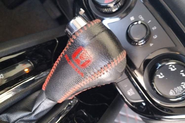 Used Honda Vezel 2017 1.5L CVT 2WD Comfort Model Gear Lever