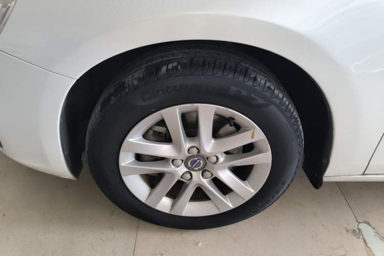 Used Volvo S60 2017 S60L T3 Smart Drive Edition Left Front Wheel Hub